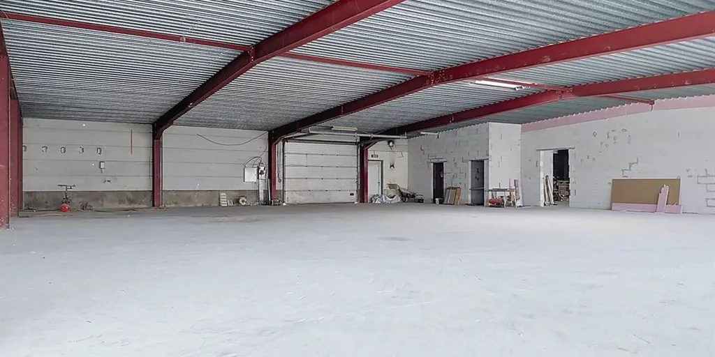 Toad - Commercial Space with Parking near Messancy-Arlon