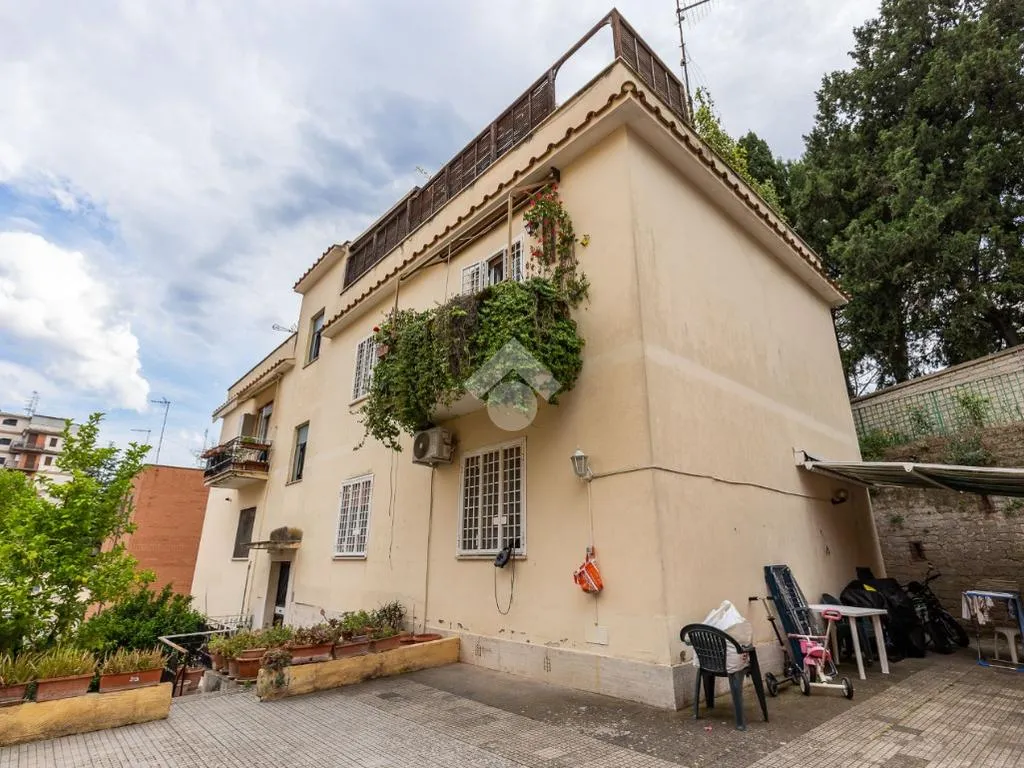 Extérieur - 3-Room Apartment with Private Courtyard in Rome