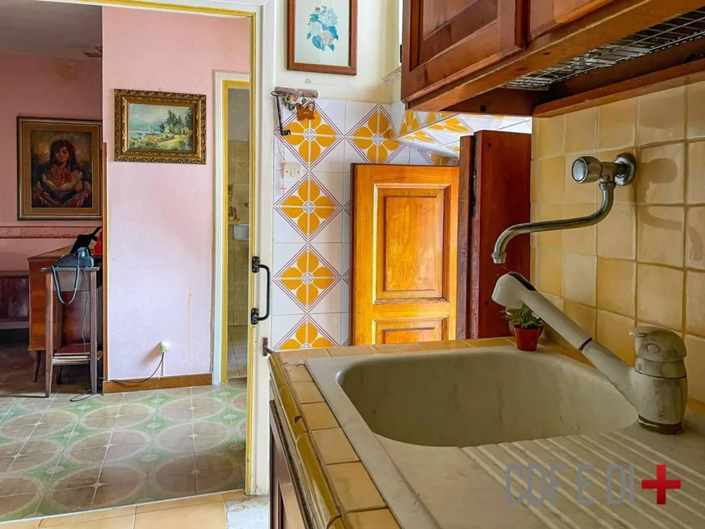 Cuisine - Characterful Apartment with Balcony in Monte Santa Maria