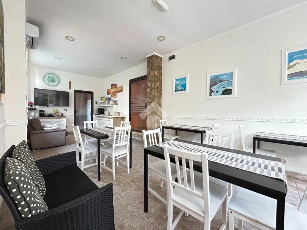 Sala da pranzo - Villa with Beach Proximity in Scalea
