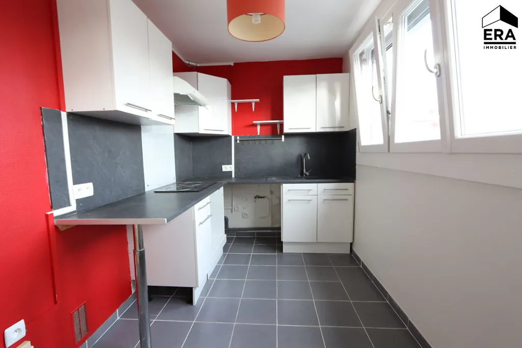 Cuisine - Appartement 2 Pièces avec Parking à Orléans