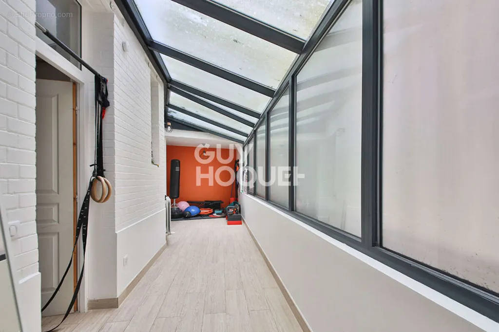 Entrée - Appartement en Rez-de-Cour avec Véranda à Paris 15