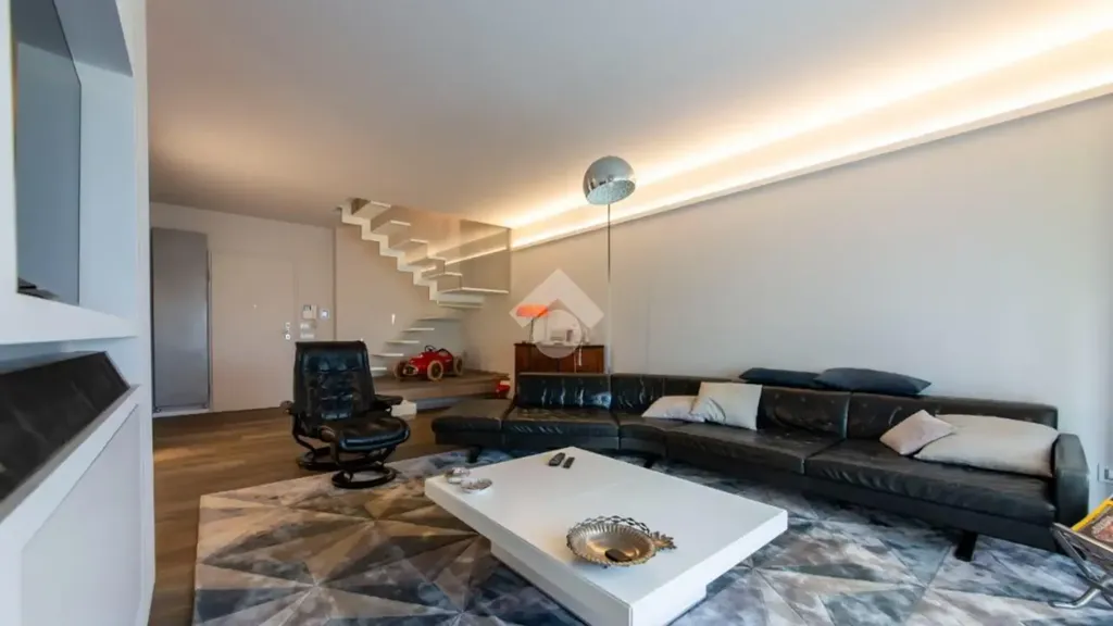 Elutuba - Penthouse with Terraces in Arese
