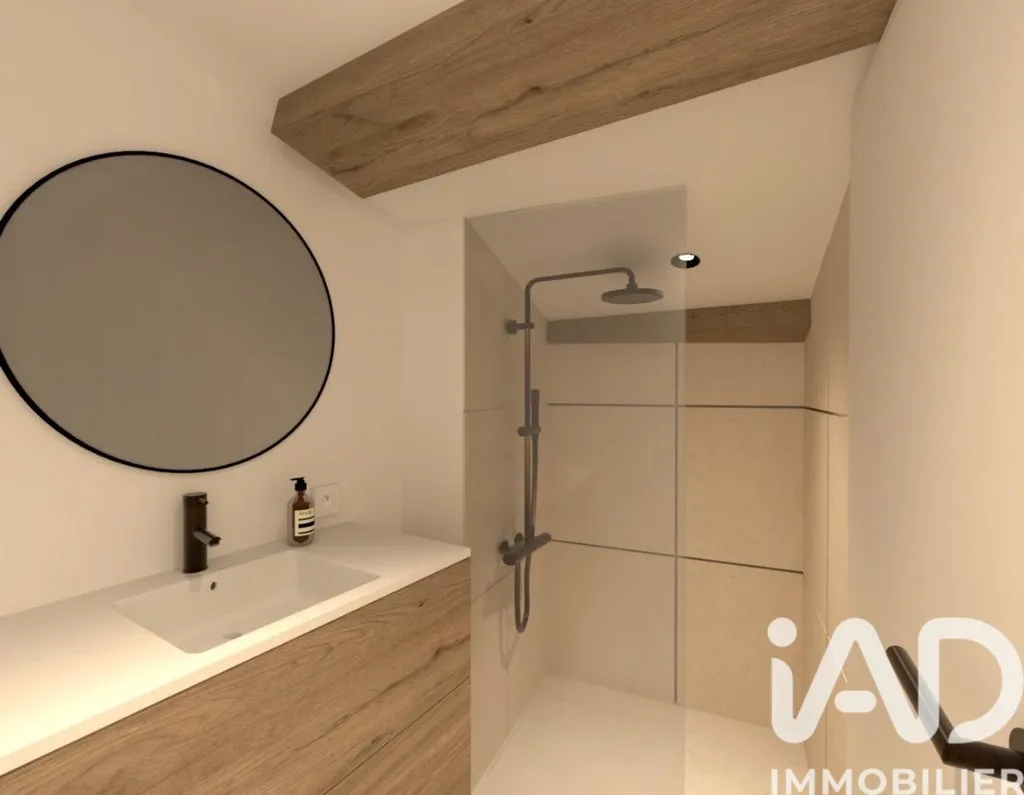 Renovated 1-Bed Flat with Terrace in Limonest Centre