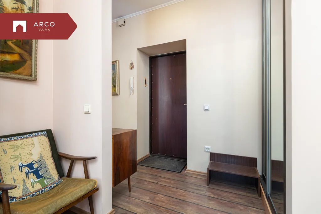 hallway_entrance
