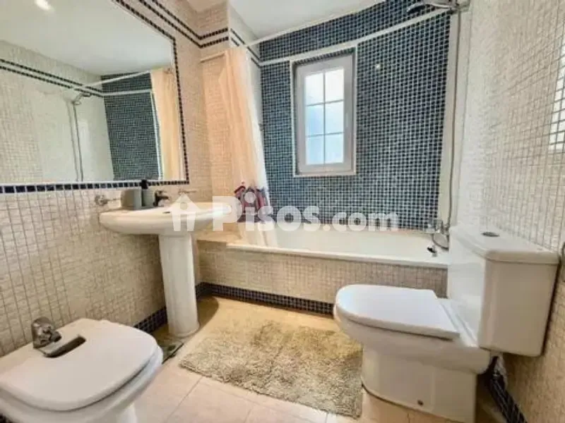 Bathrooms - 2-Bed Apartment with Terrace in Torrevieja