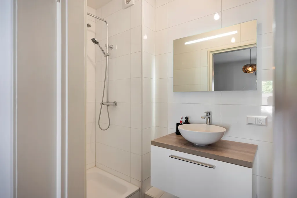 Salles de bain - Ground Floor Apartment with Garden in Born