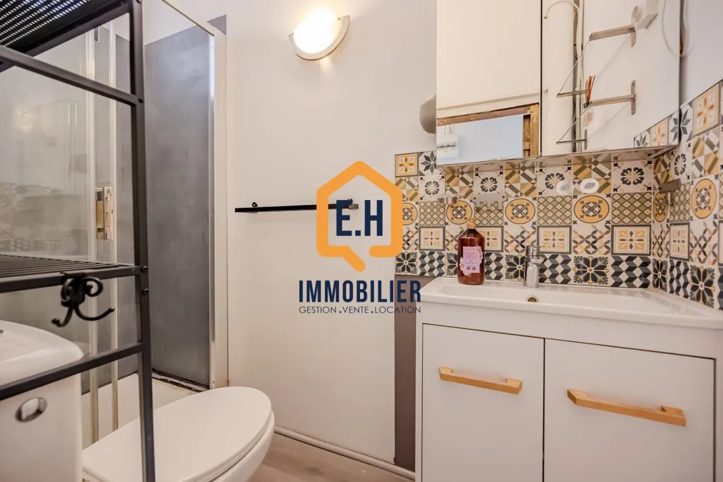 Bagni - Renovated 2-Bed Flat with Sea View in Toulon