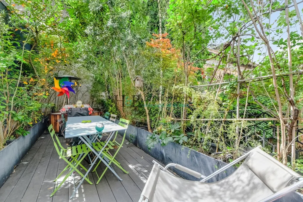 Terrasse - Duplex Familial avec Terrasse et Jacuzzi à La Villette