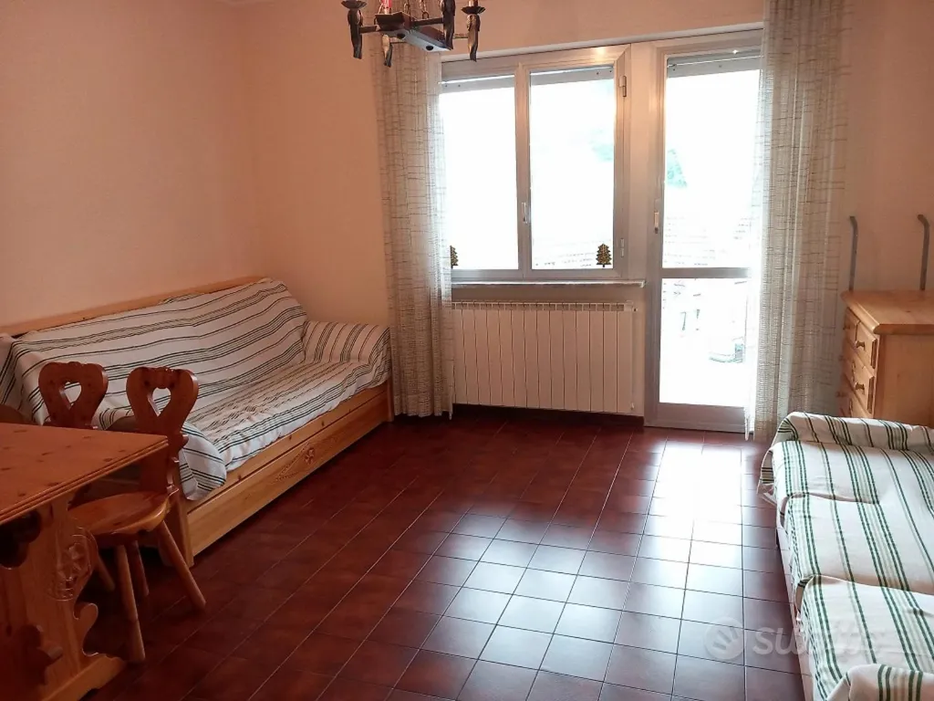 Elutuba - Bright Studio with Balcony in Ormea