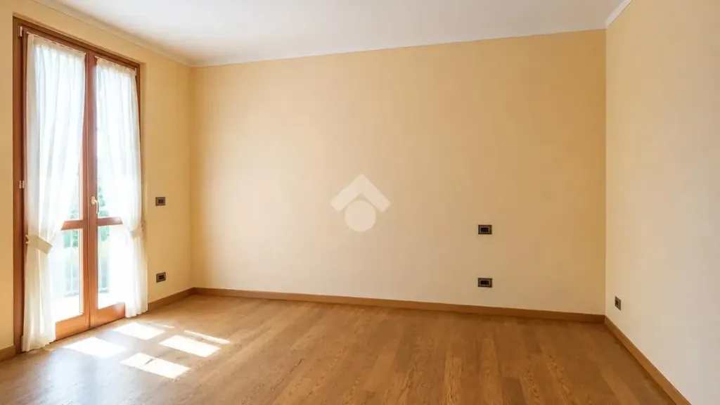 Toad - Contemporary Apartment with Balcony in Chiari