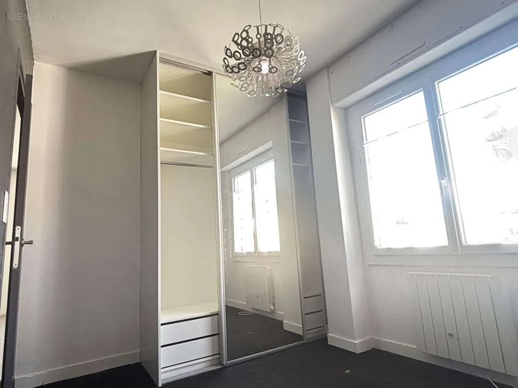 Chambres - Appartement Rénové avec Vue sur Parc à Royan