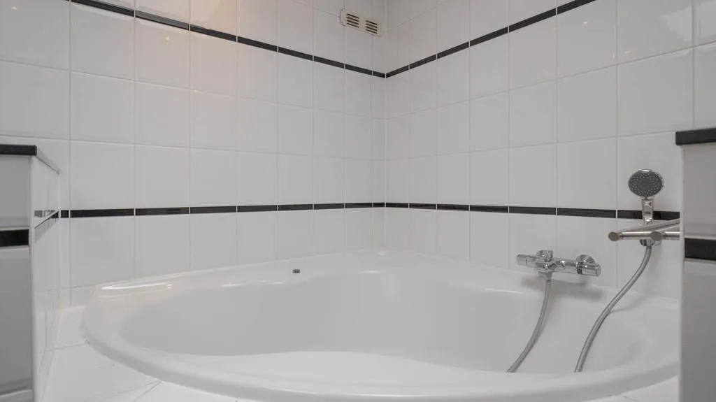 Salles de bain - House with Waterfront Access in Leiden