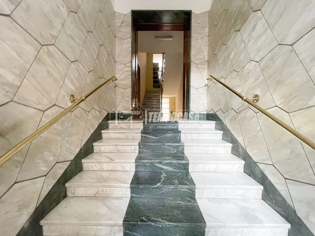 hallway_entrance