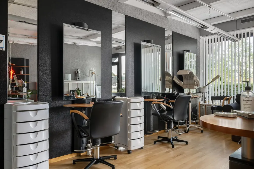 Well-Maintained Co-Op Salon in Malmö