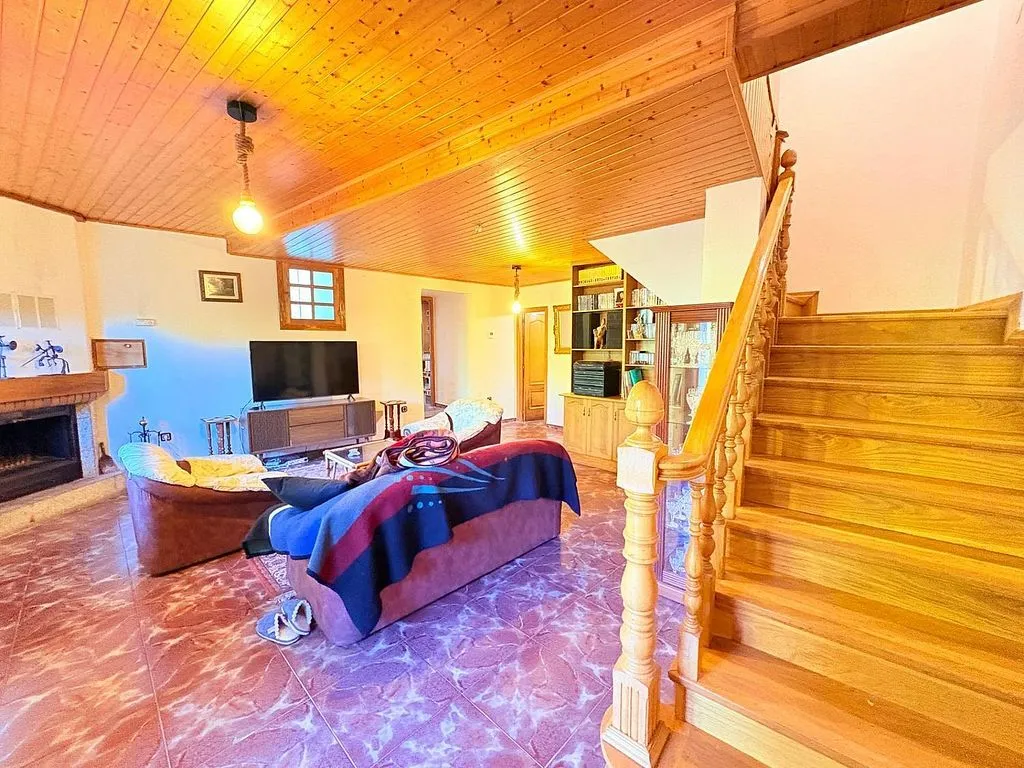 Elutuba - Chalet with Terrace in Arganza