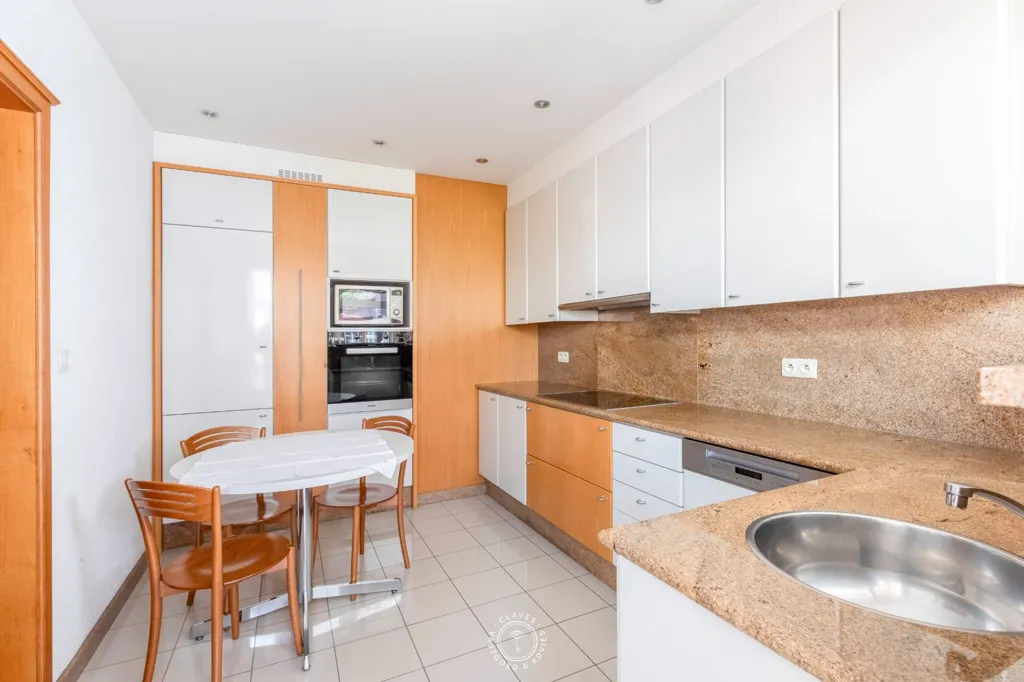 Kitchen - House with Enchanting Garden in Sint-Niklaas