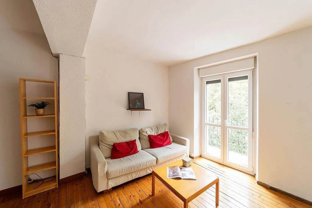 Séjour - Furnished Flat with Balcony in Pamplona
