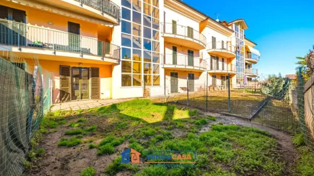 Jardin - Ground Floor Apartment with Private Garden in Bra