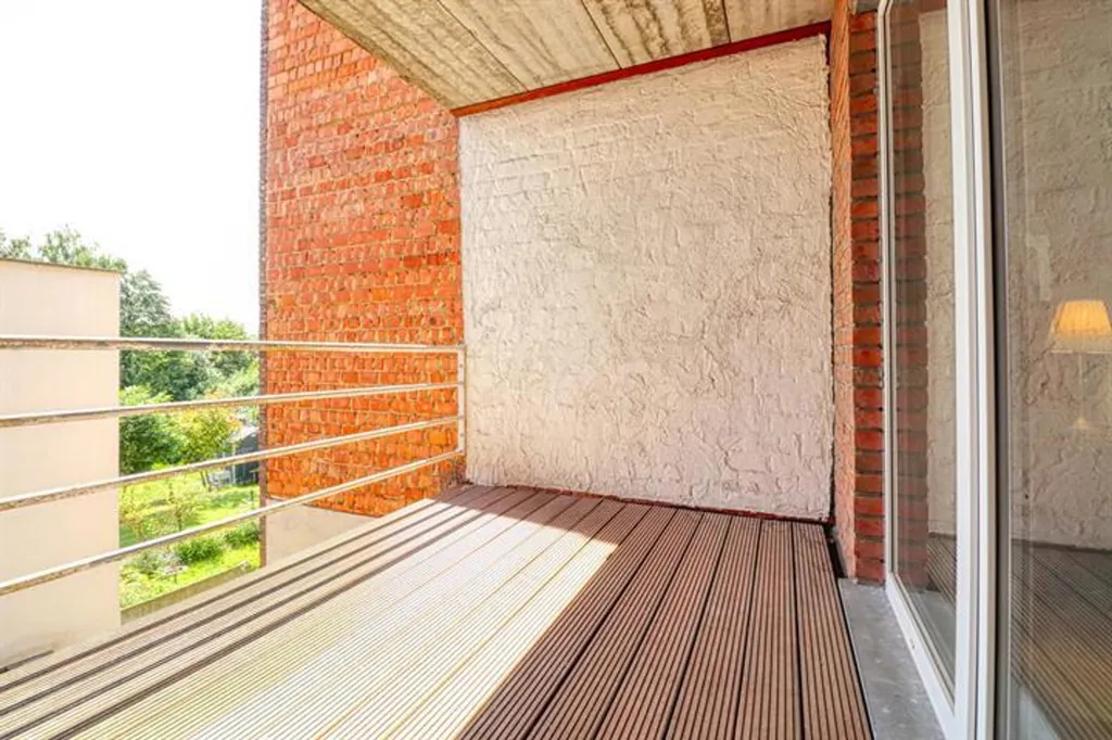 5 magamistoaga korter asukohas Neder-Over-Heembeek
