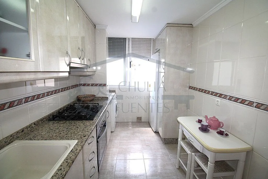 Kitchen - Apartment with Pool in Malvarrosa, Valencia