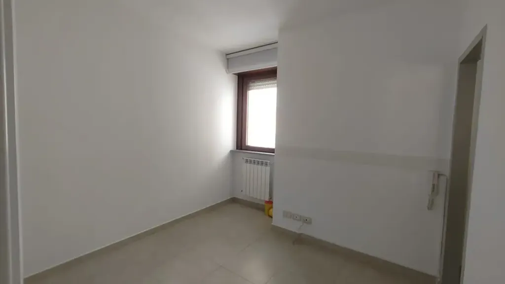 Pièces - Ground Floor Office in Vasto, Via Giulio Cesare