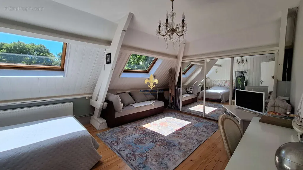 Chambres - Maison Traditionnelle avec Jardin au Domaine du Lys