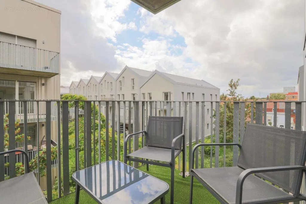 Rõdu - 4-Piece Apartment with Balcony near Lille