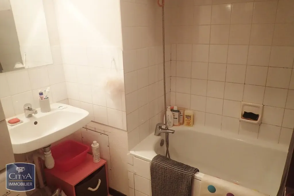 Salles de bain - Appartement T2 avec Parking en Centre-Ville d'Angers