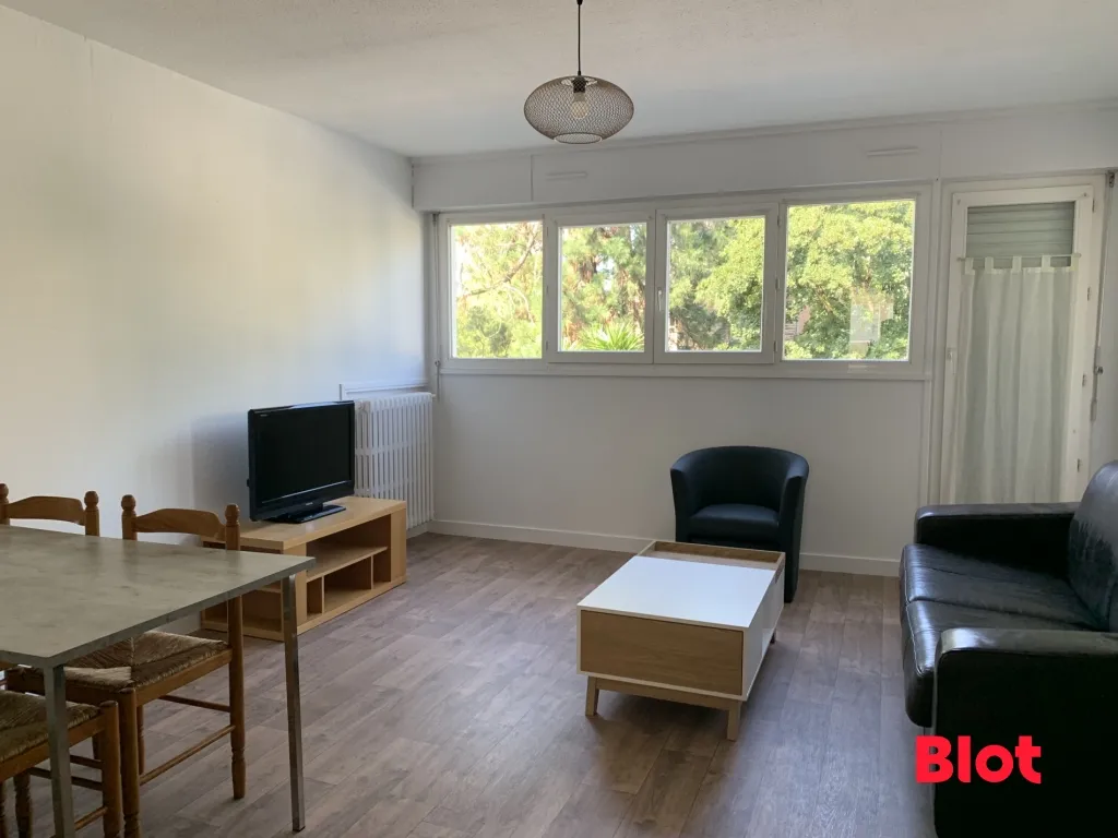 Soggiorno - 5-Piece Apartment with Balcony in Rennes Centre