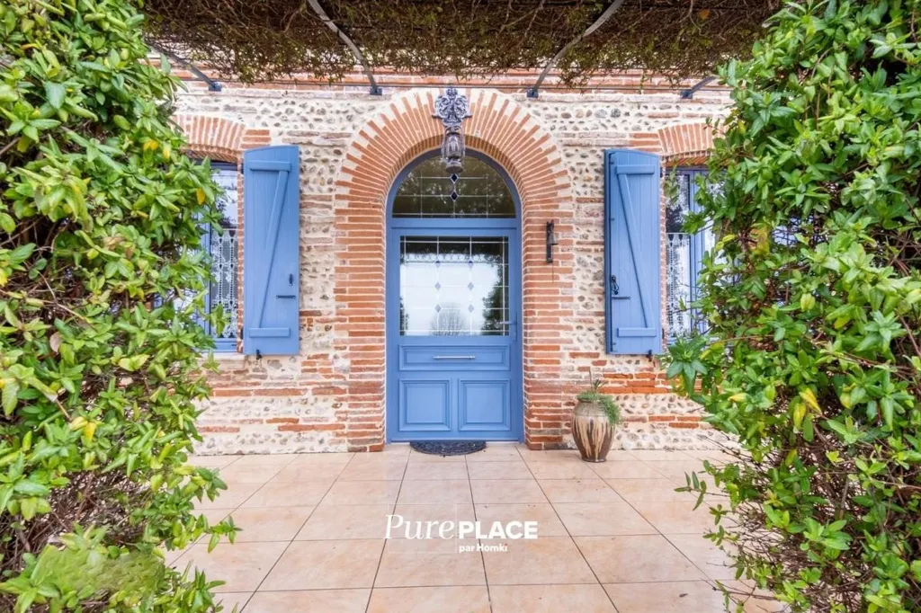 Exterior - Renaissance Villa with Pool in Auterive