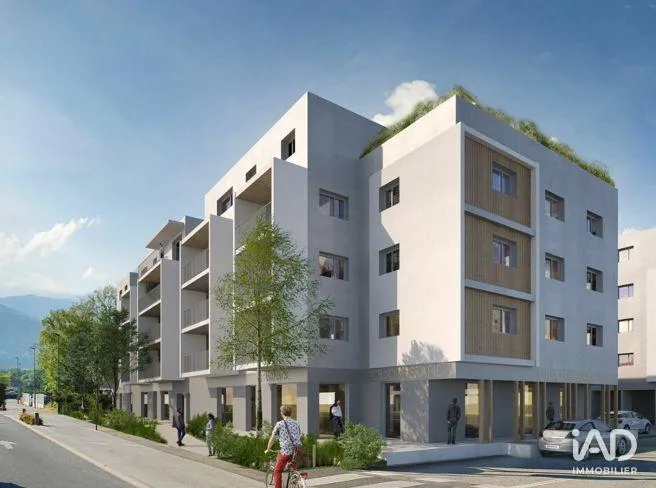 3-Bedroom Flat with Balcony in Crolles