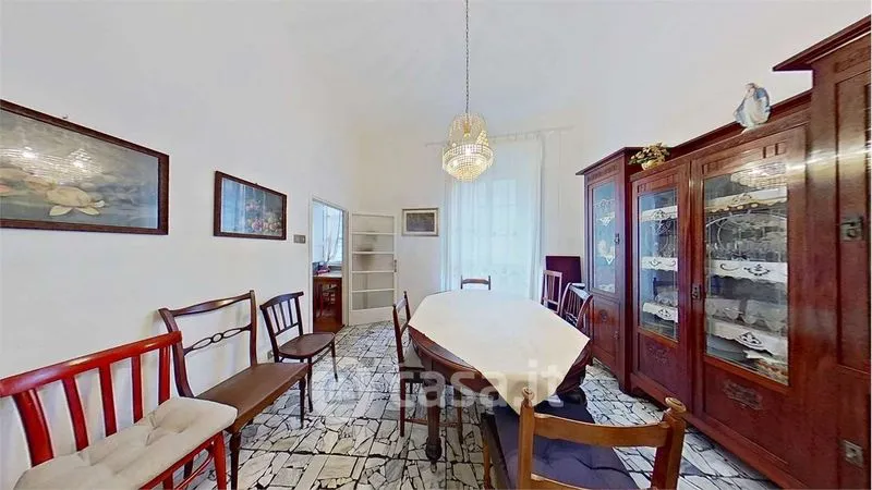 Salle à manger - Spacious Apartment with Balcony in Buti