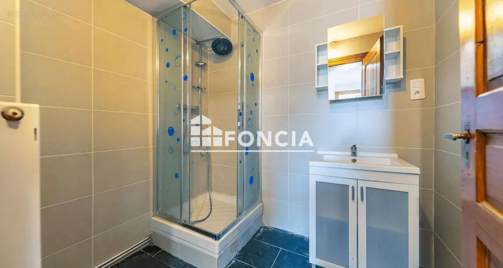 Vannitoad - Charming 2-Bed Flat in Stockfeld