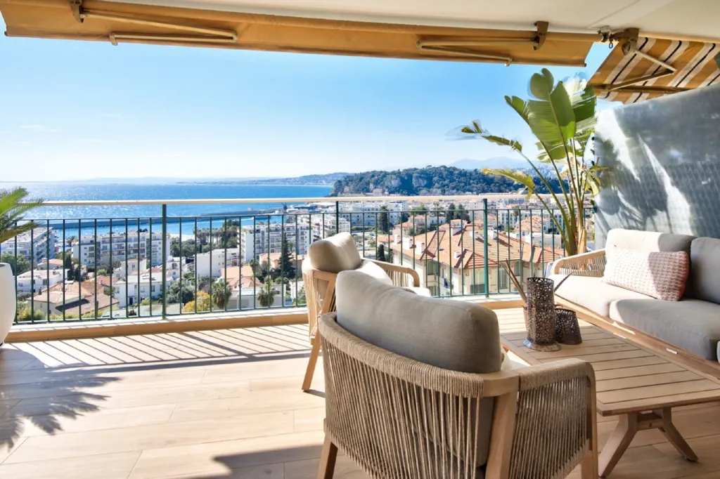 Terrass - Luxury Apartment with Panoramic View in Nice