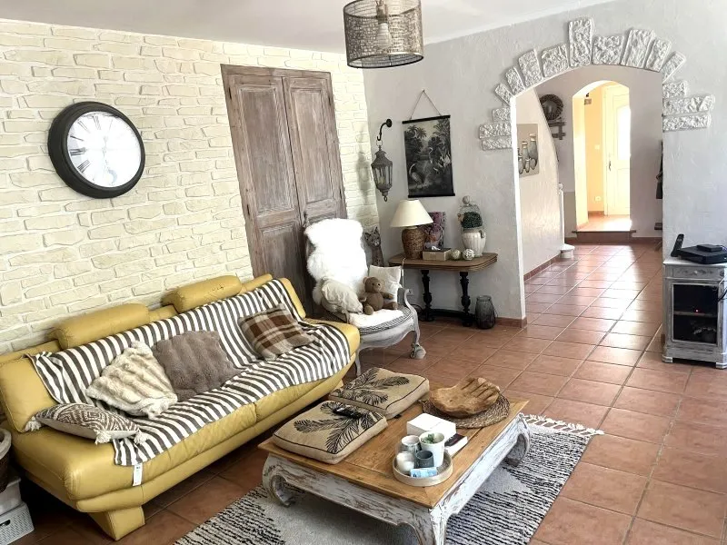 Séjour - Maison en Pierre avec Piscine près de Lespignan
