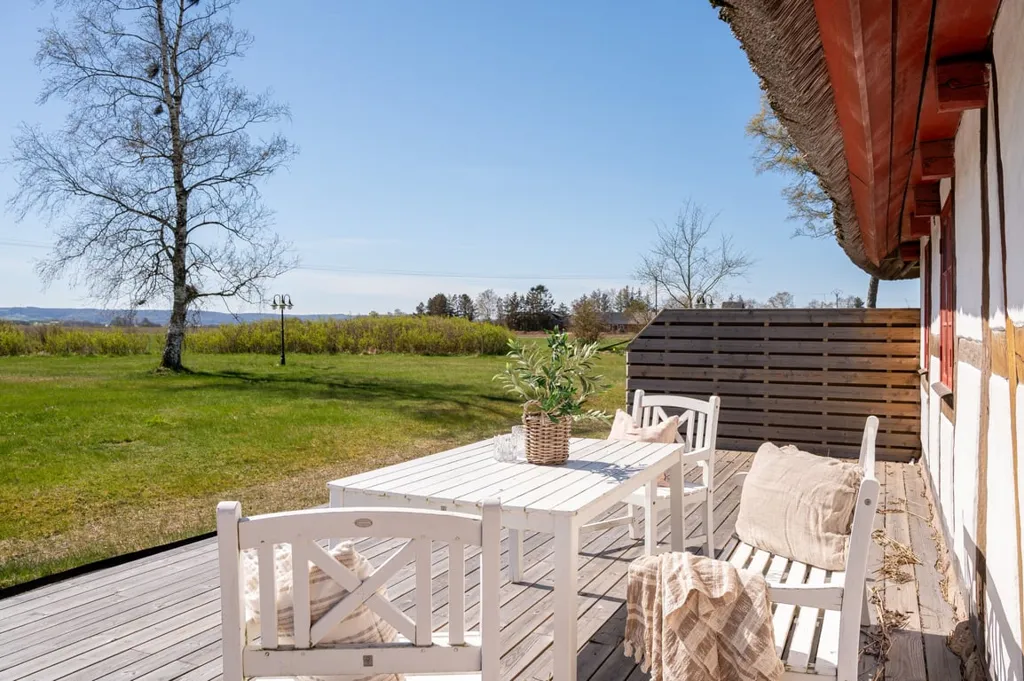 Terrass - Historic Cross-Vaulted Farmhouse with Restaurant in Halland