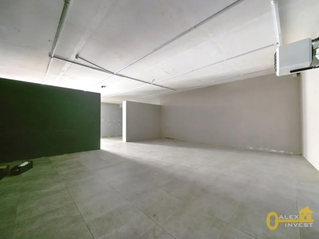 Garaaž - Mixed-Use Building with Development Potential in Belgium