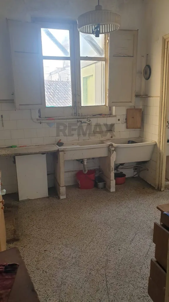 Cucina - Appartamento con tre balconi nel centro storico di Palermo
