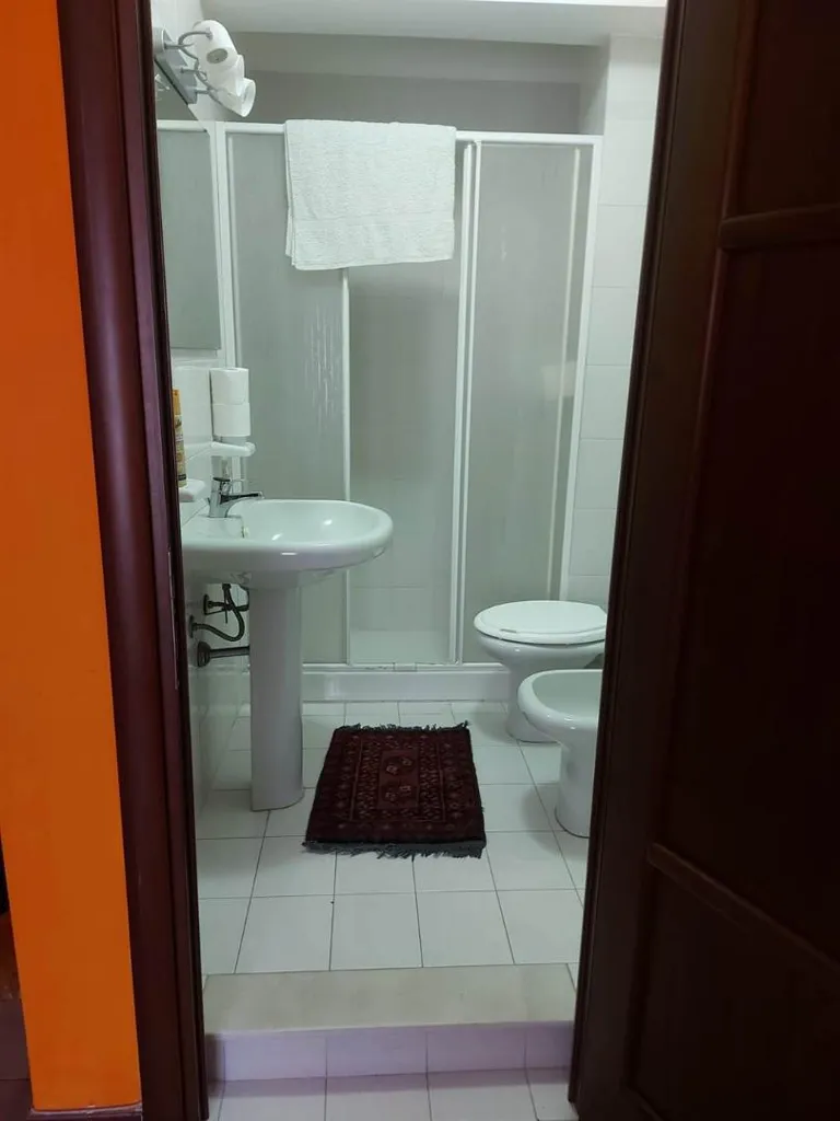 Salles de bain - Spacious Apartment with Balconies in Messina