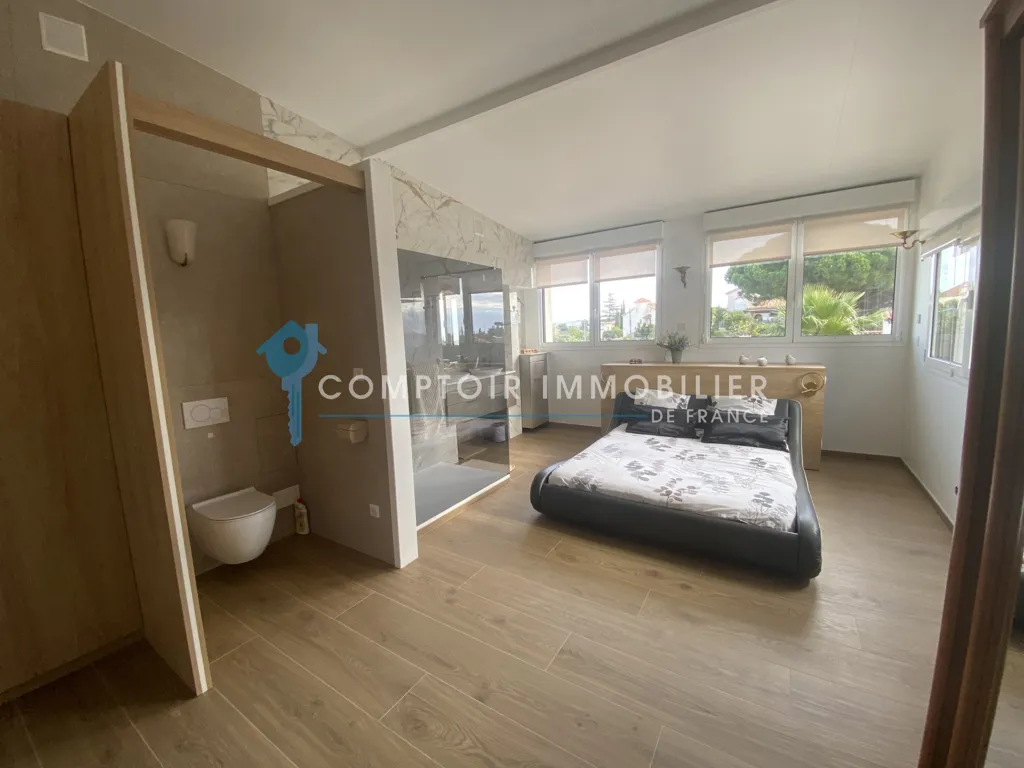 Chambres - Villa de Luxe avec Piscine à Mandelieu la Napoule