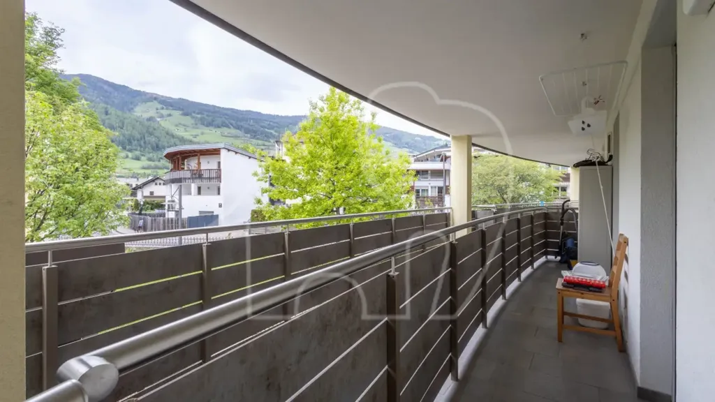 Rõdu - Modern Apartment with Mountain View in Vipiteno