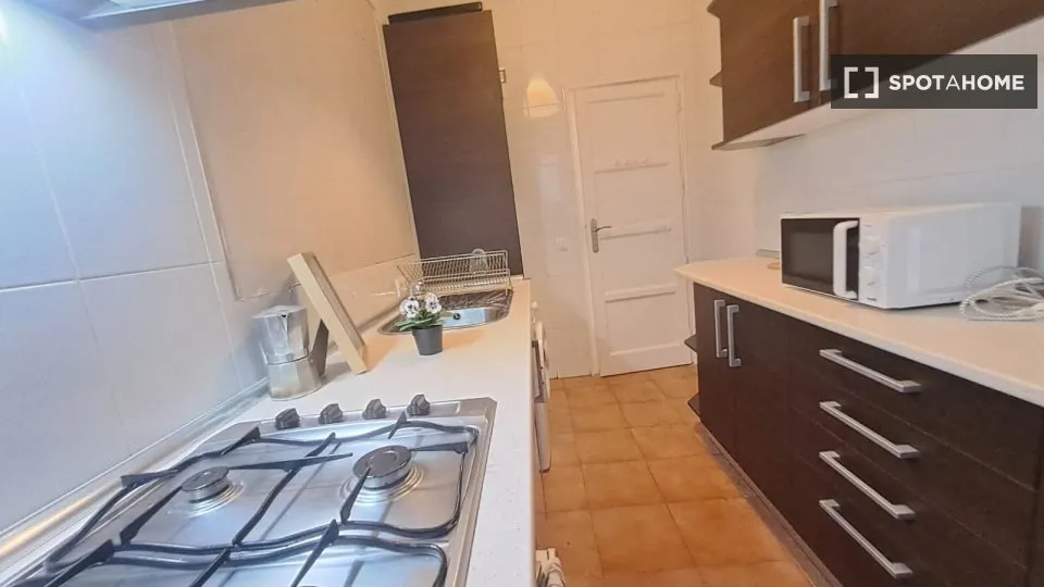 Köök - Shared Apartment Room in Palacio, Madrid