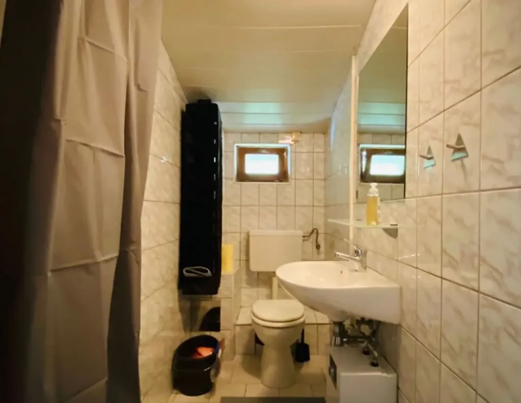 Vannitoad - Modern Studio Flat with Kitchen in Neubau