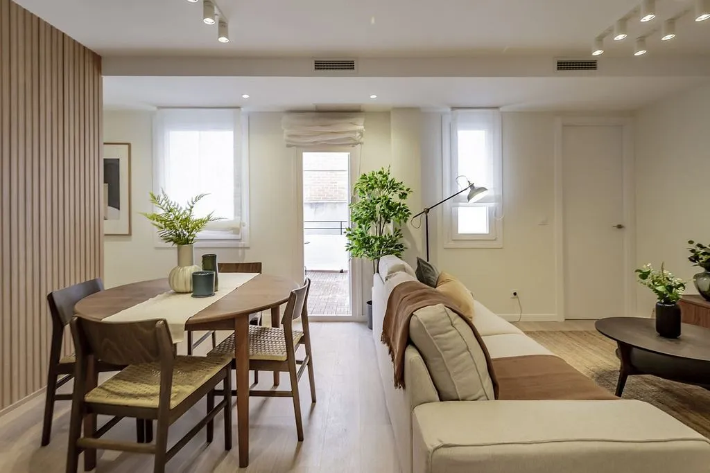 Dining Room - 3-Bedroom Flat with Terrace in Prosperidad
