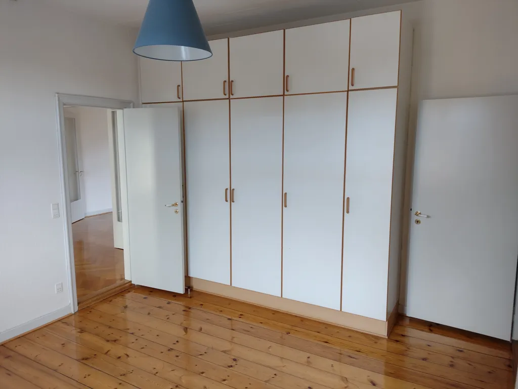 Magamistoad - Spacious Renovated Penthouse in Odense C