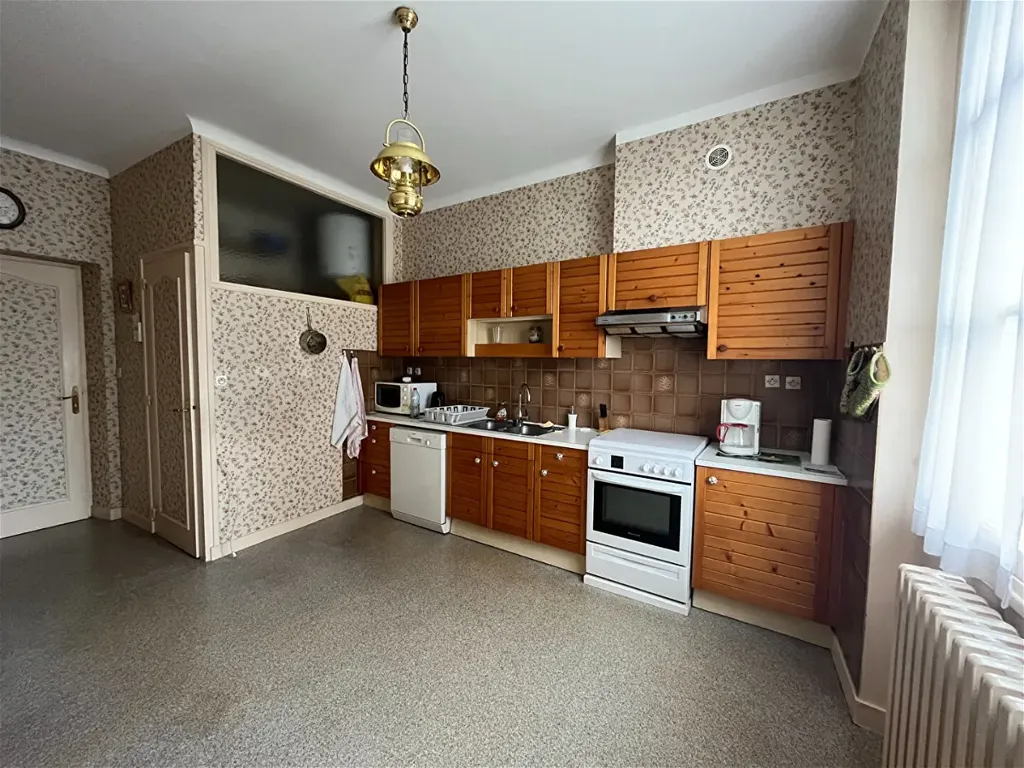 Cocina - 5-Piece Apartment with Garage in Poitiers Centre