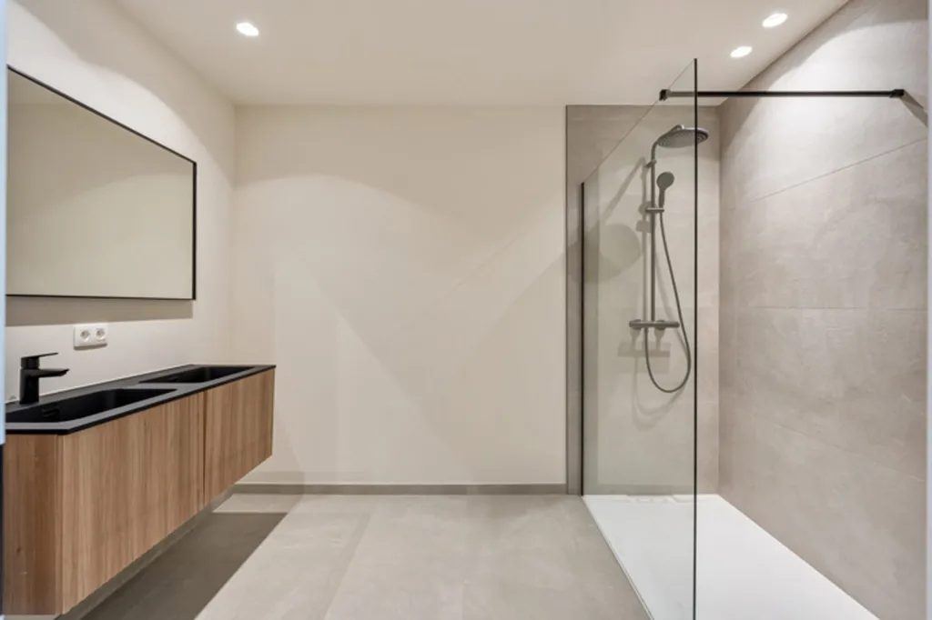 Salles de bain - Appartement Neuf avec Terrasse à Tongerlo