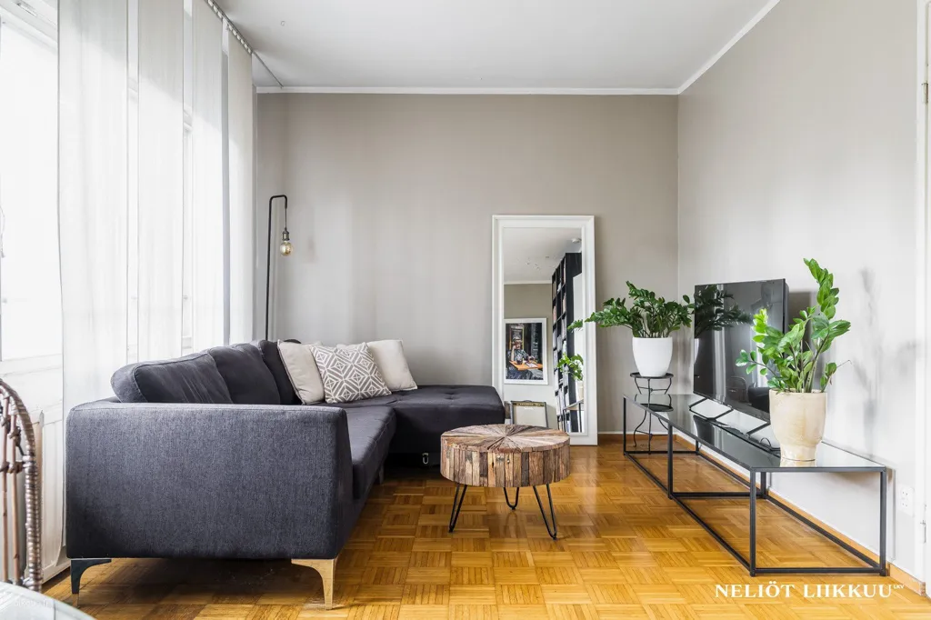 Elutuba - 1950s Charm Flat with Balcony in Central Helsinki