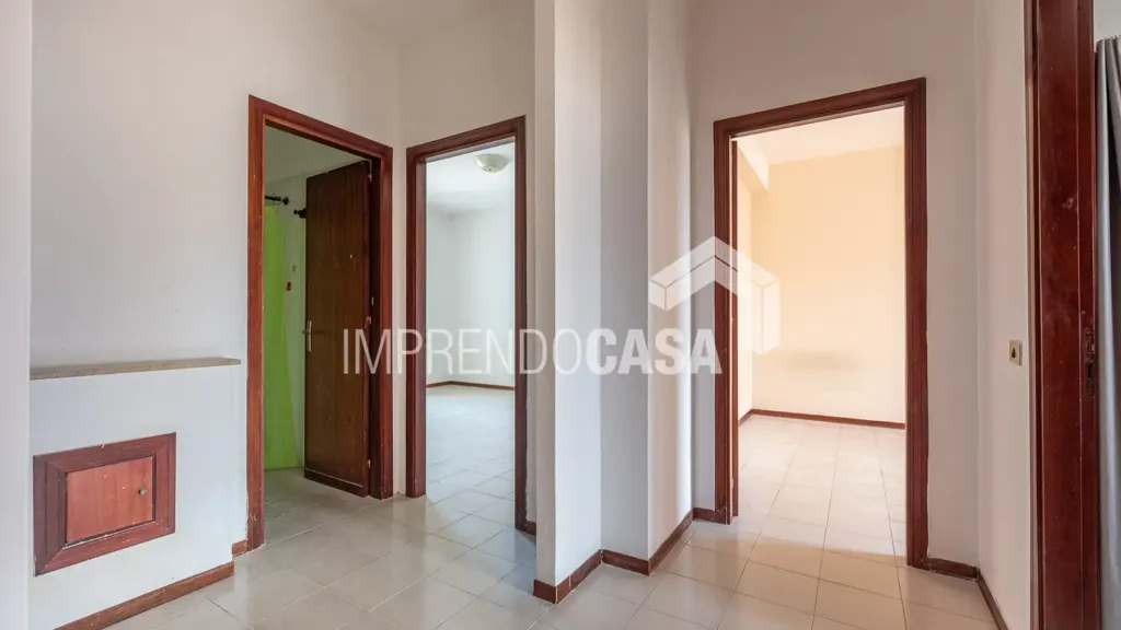 Esik - Trilocale with Balcony View in Palermo
